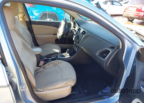 2012 Chrysler 200 Touring z USA, uszkodzony, nr VIN 1C3CCBBB6CN174200